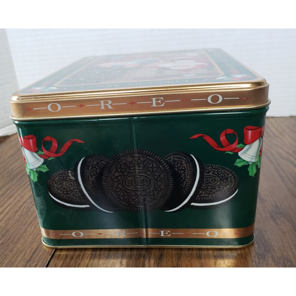 1993 Oreo Cookie Tin Green Unlock the Magic Christmas Morning Santa Tree Vintage - Picture 4 of 10